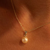 Pandantiv din aur 14K cu perlă naturală roz 7.5–8 mm Elysia