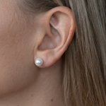 cercei stud perle naturale albe 8-9mm aur 14k detaliu - royal pearls