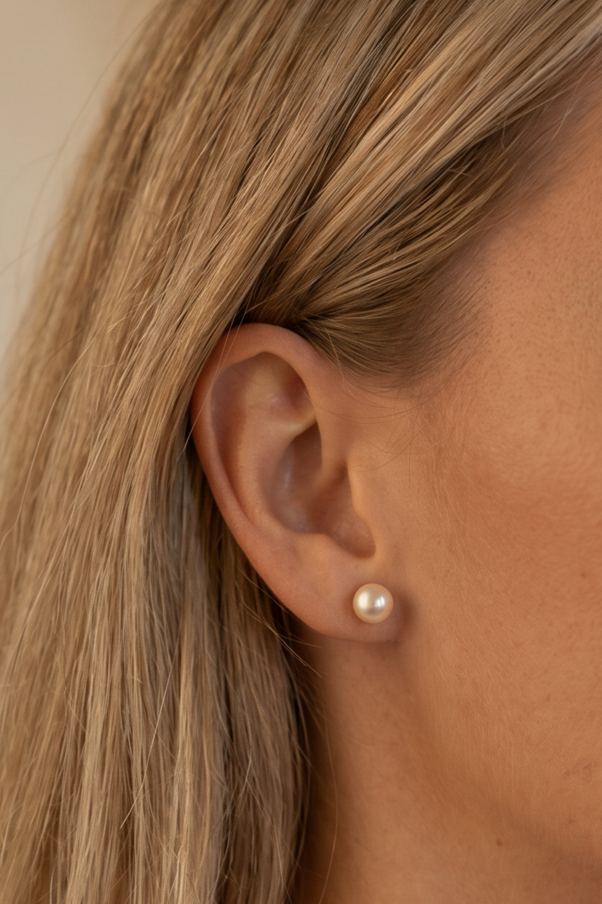 cercei stud perle naturale champagne 7-8mm aur 14k detaliu - royal pearls