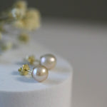 cercei stud perle naturale champagne 7-8mm aur 14k unghi - royal pearls