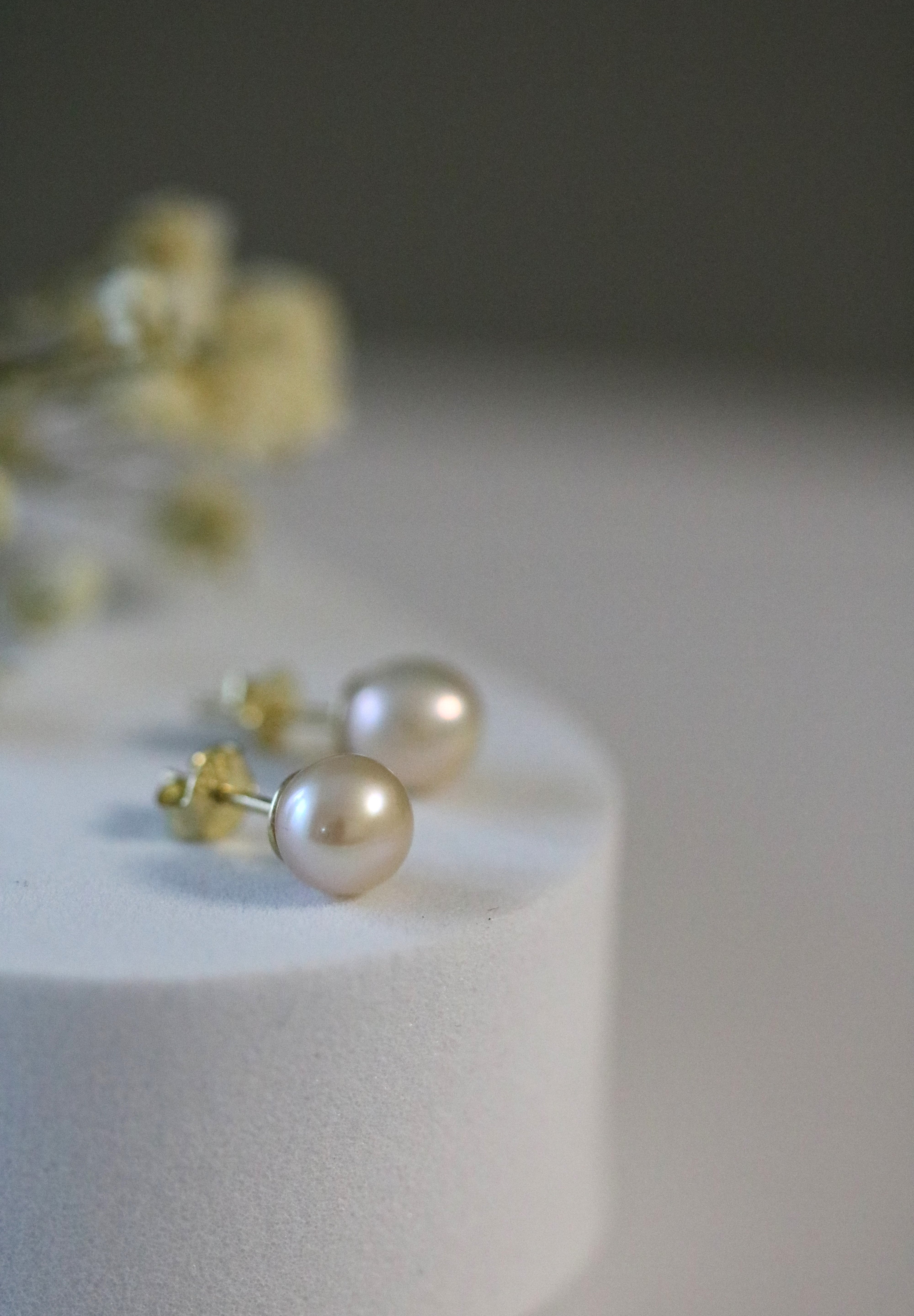 cercei stud perle naturale champagne 7-8mm aur 14k unghi - royal pearls