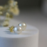 Cercei stud din aur 14K cu perle de cultură albe 8.5–9 mm