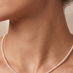 Colier Aur 14K cu Perle Naturale Albe 3mm AAA — Petite Pearl unghi lateral - colier perle naturale aur 14K - Royal Pearls