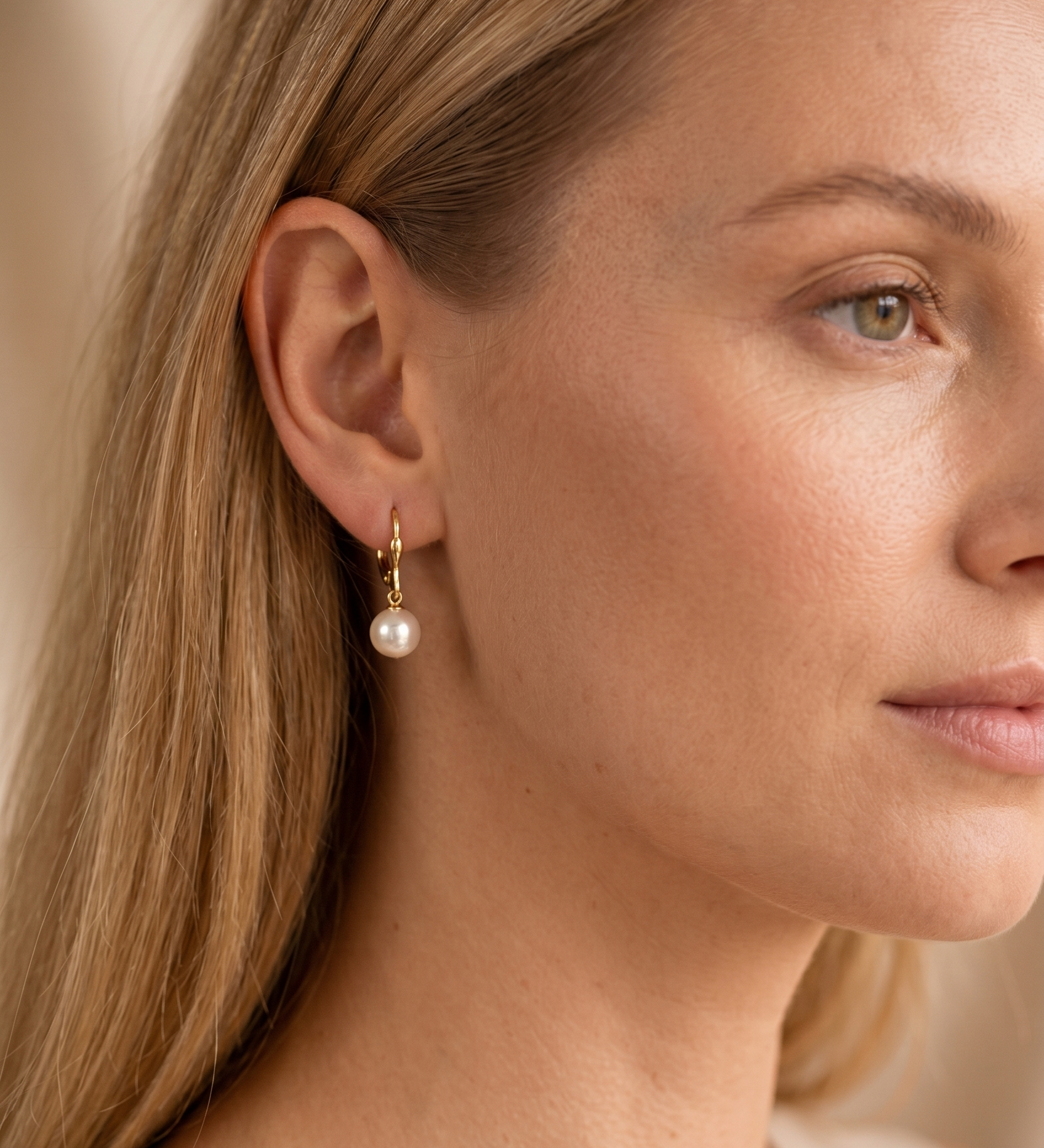 cercei perle naturale roz 8-9mm tortita aur 14k lifestyle - theresa - royal pearls