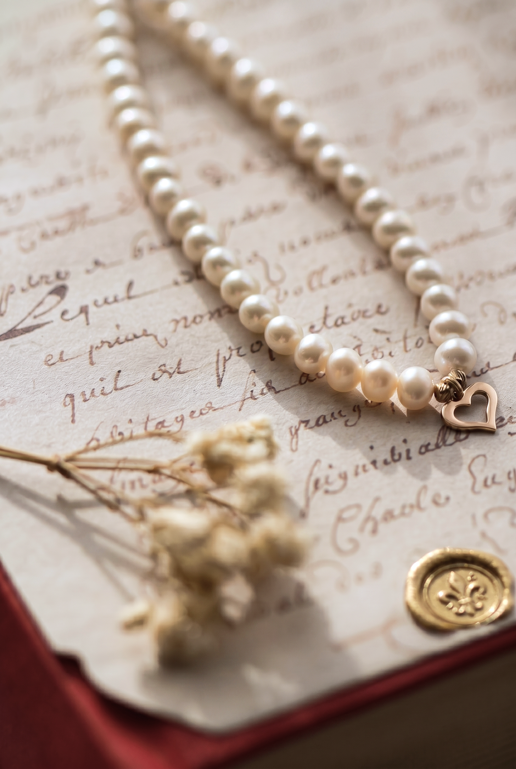 colier perle naturale albe 4-5mm inima aur 14k prezentare - amour pearl - royal pearls