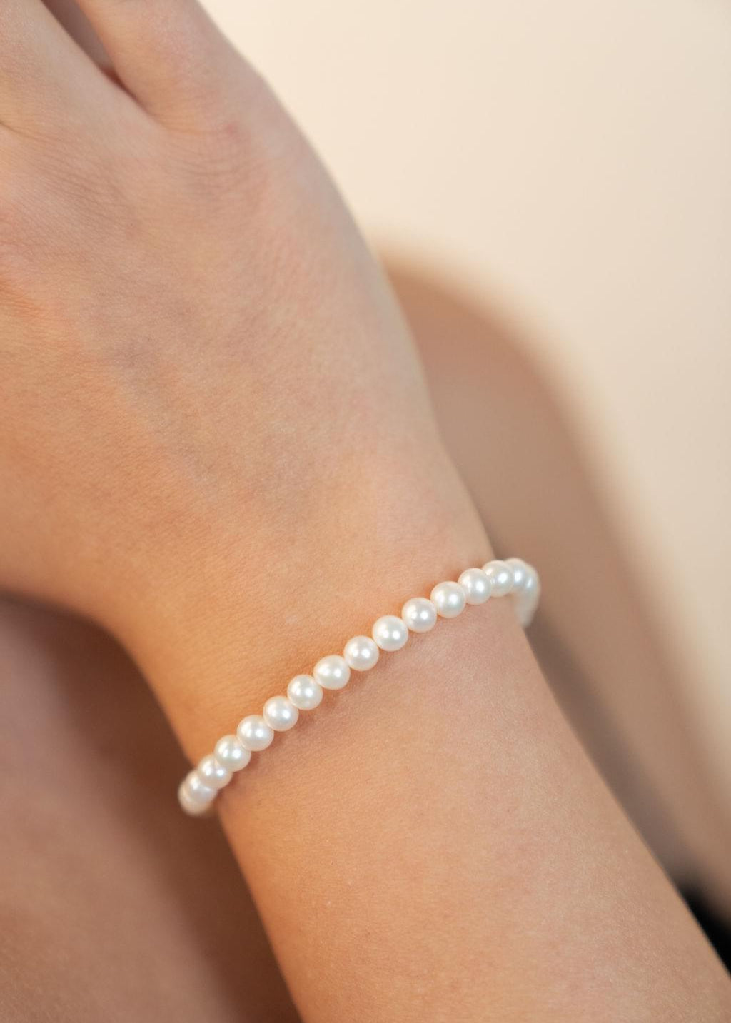 Brățară Aur 14K cu Perle Naturale Albe 5-6mm — Pure Classic detaliu - brățară perle naturale aur 14K - Royal Pearls