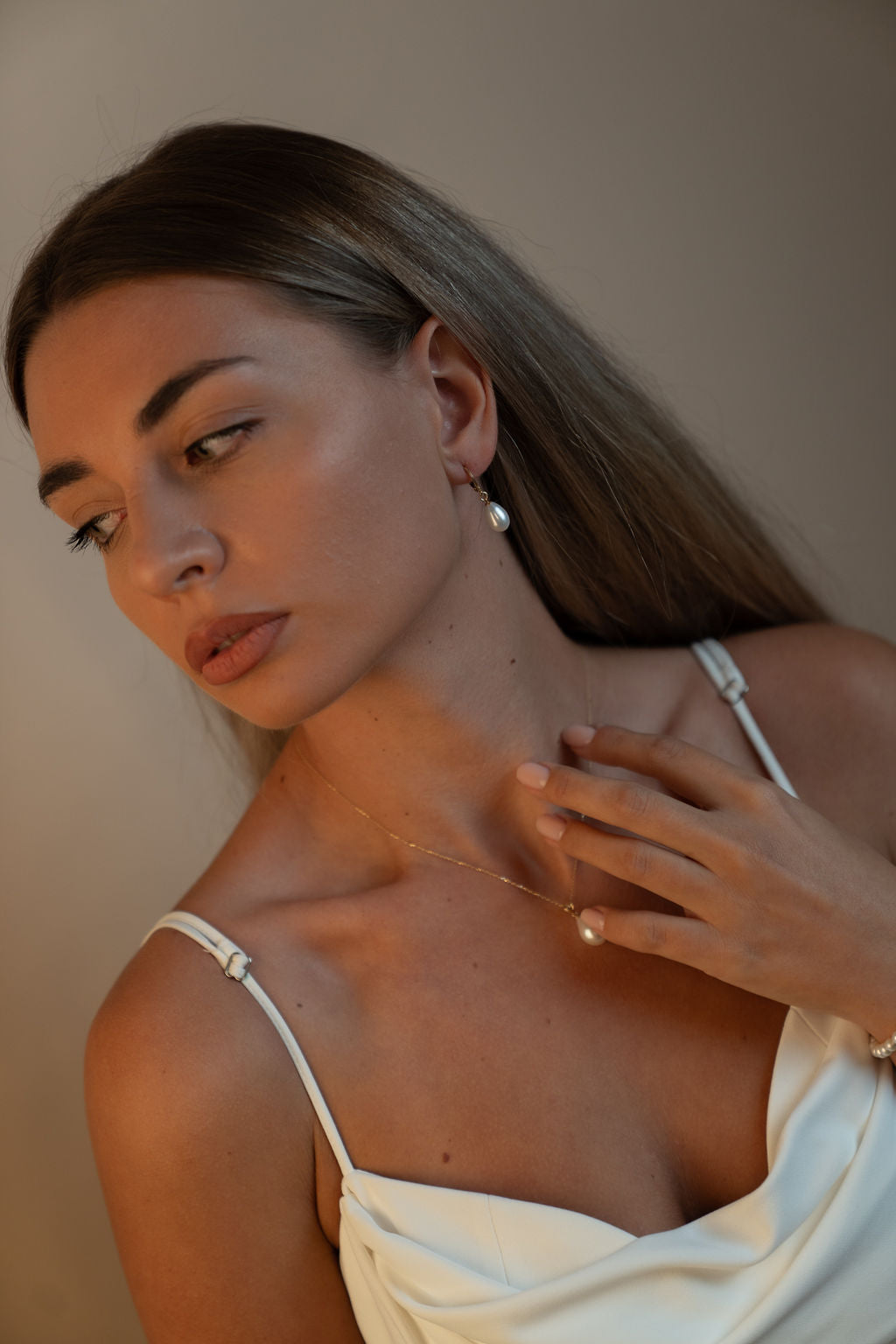 cercei-aur-14k-perle-albe-lacrima-lifestyle-elegant