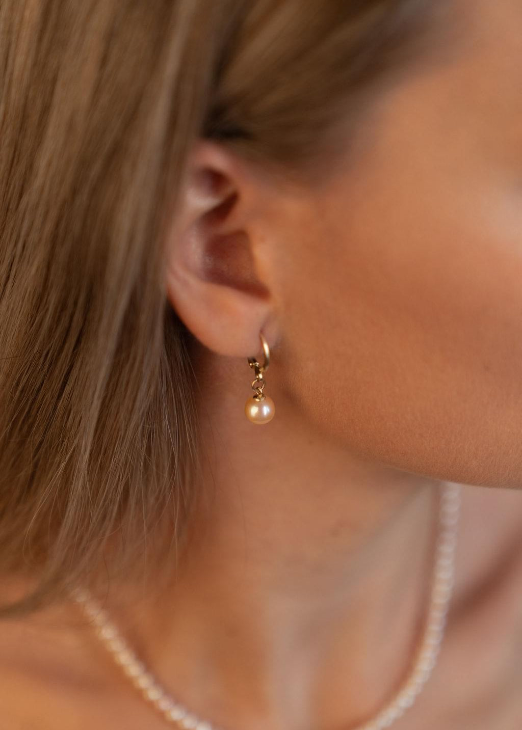 Cercei Aur 14K cu Perle Naturale Roz 7-8mm Tortita — Amelie - cercei perle naturale aur 14K - Royal Pearls