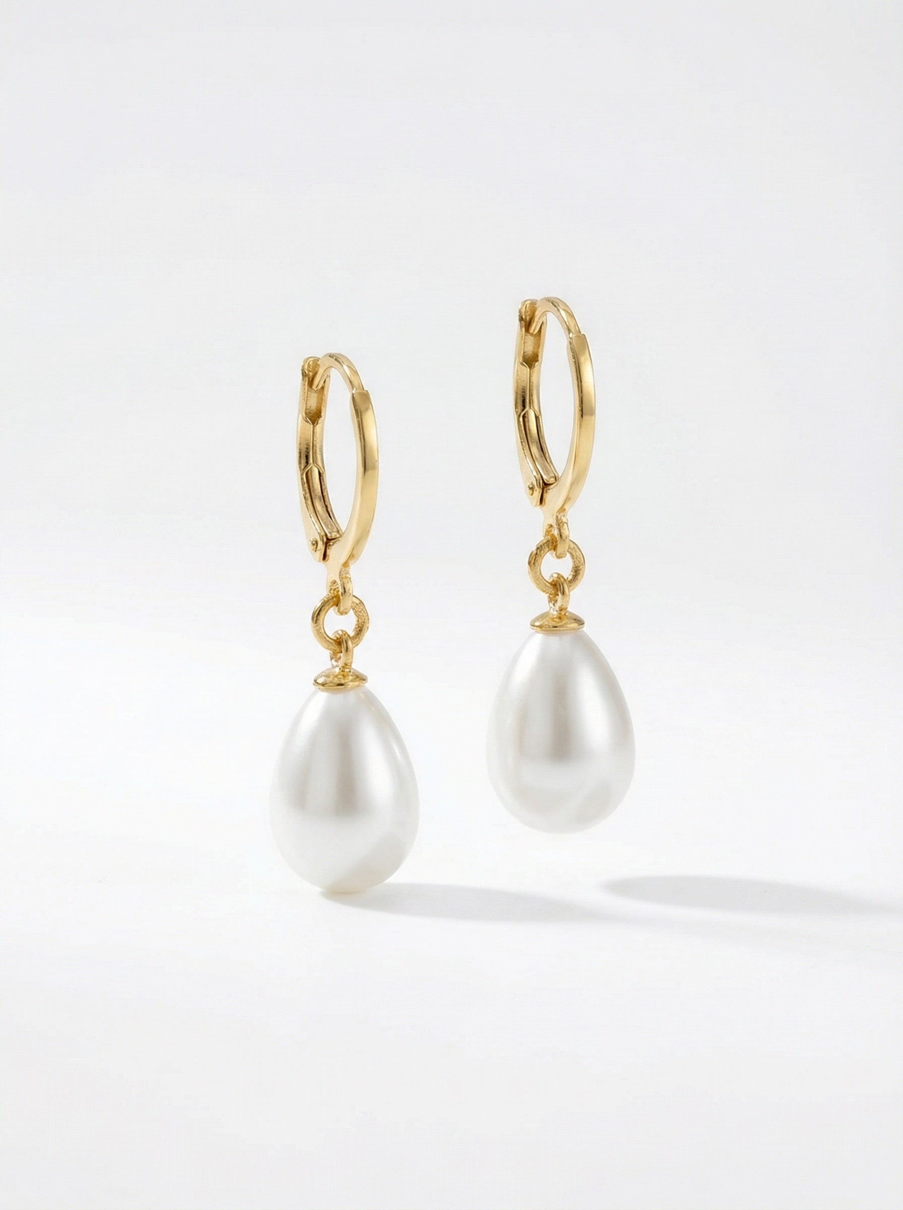 Cercei Aur 14K cu Perle Naturale Albe Lacrima 8-9mm Tortita — Josephine detaliu - cercei perle naturale aur 14K - Royal Pearls