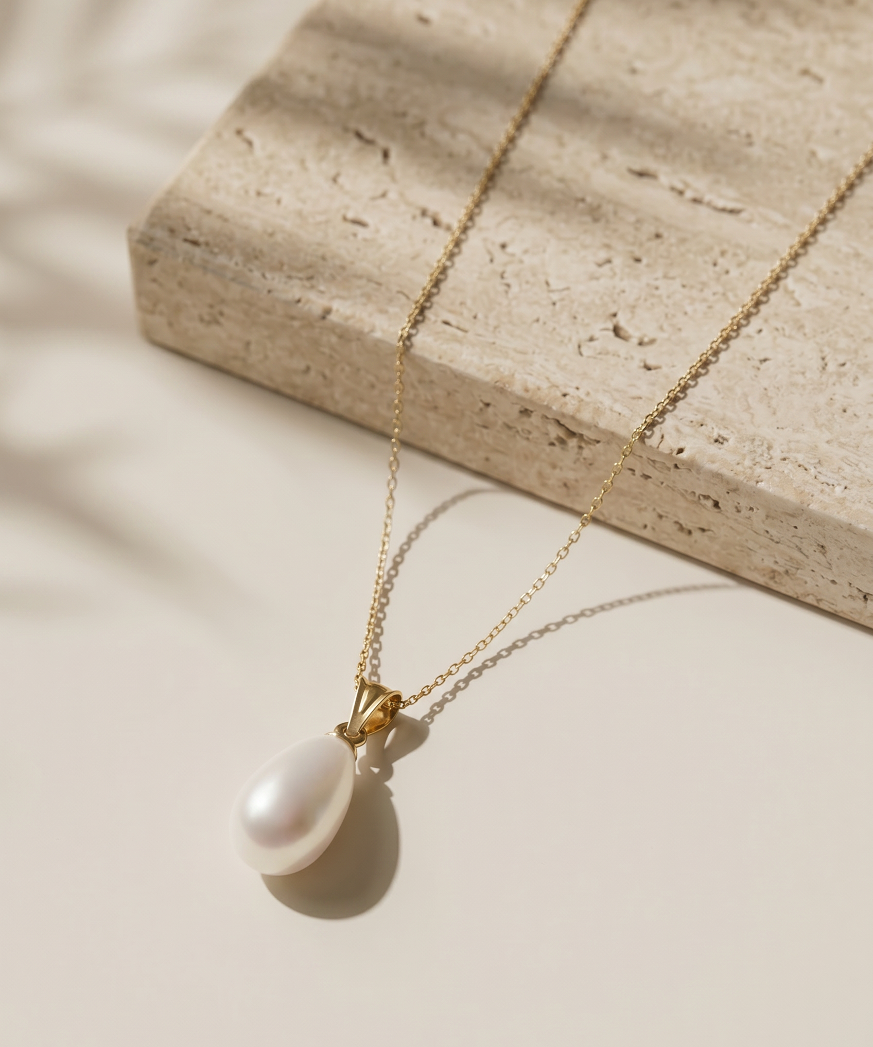 colier perle naturale albe lacrima 8-9mm aur 14k prezentare - amira - royal pearls