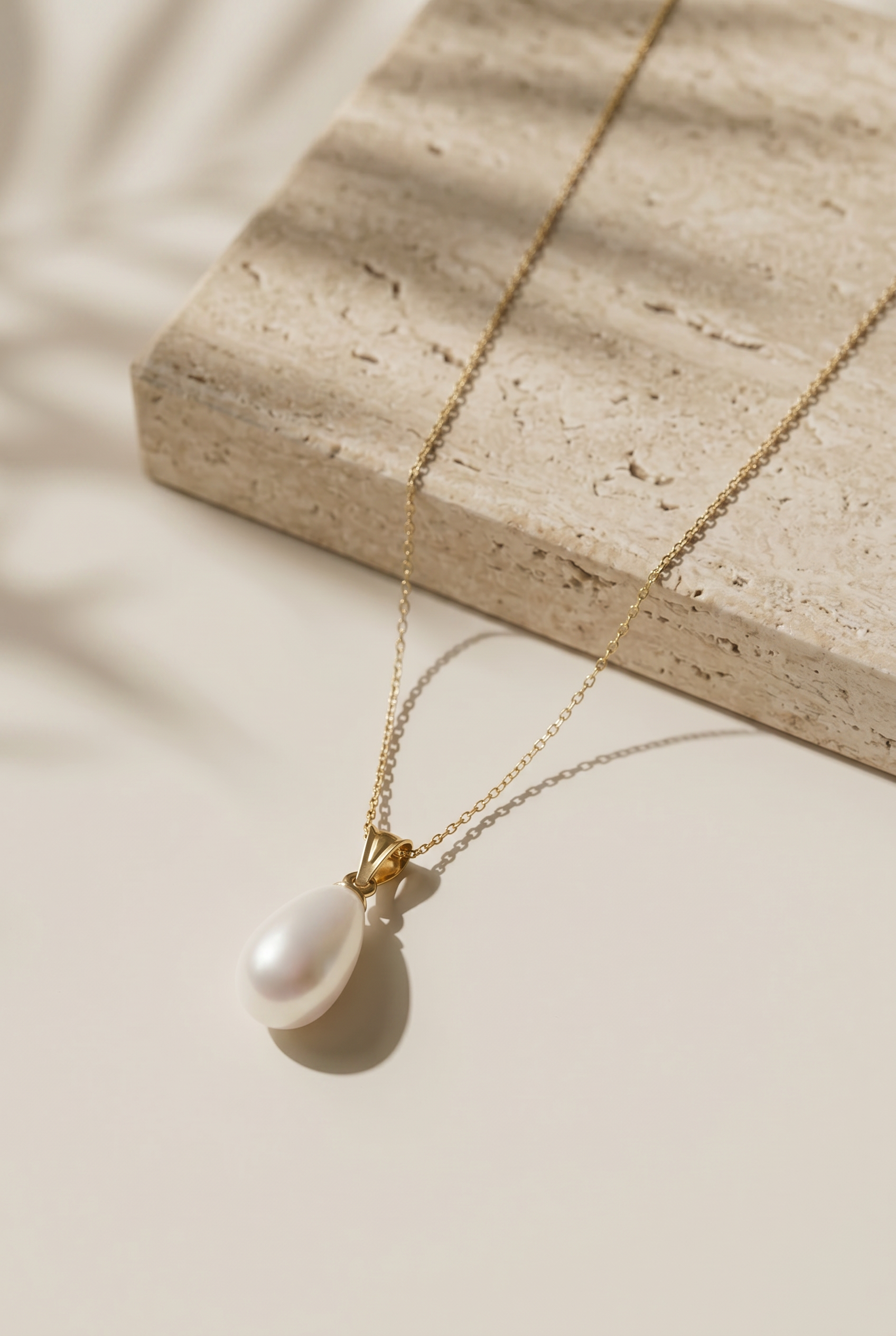 colier perle naturale albe lacrima 8-9mm aur 14k prezentare - amira - royal pearls