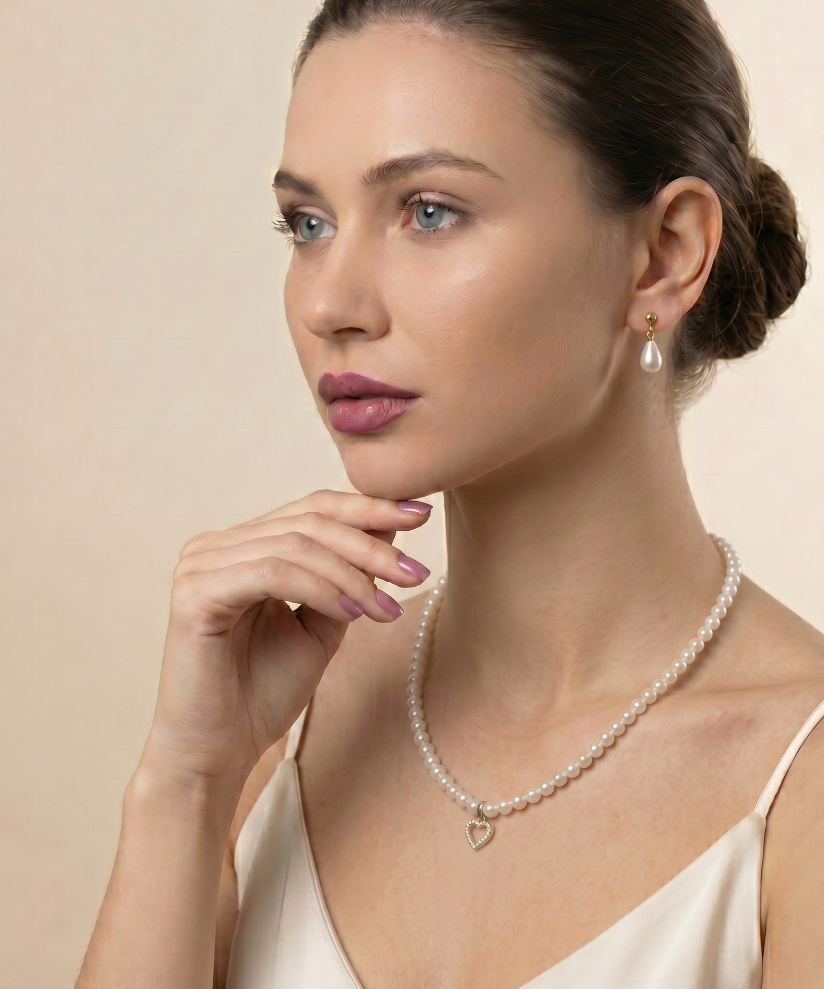 colier perle naturale albe inima aur 14k detaliu - lumin heart - royal pearls