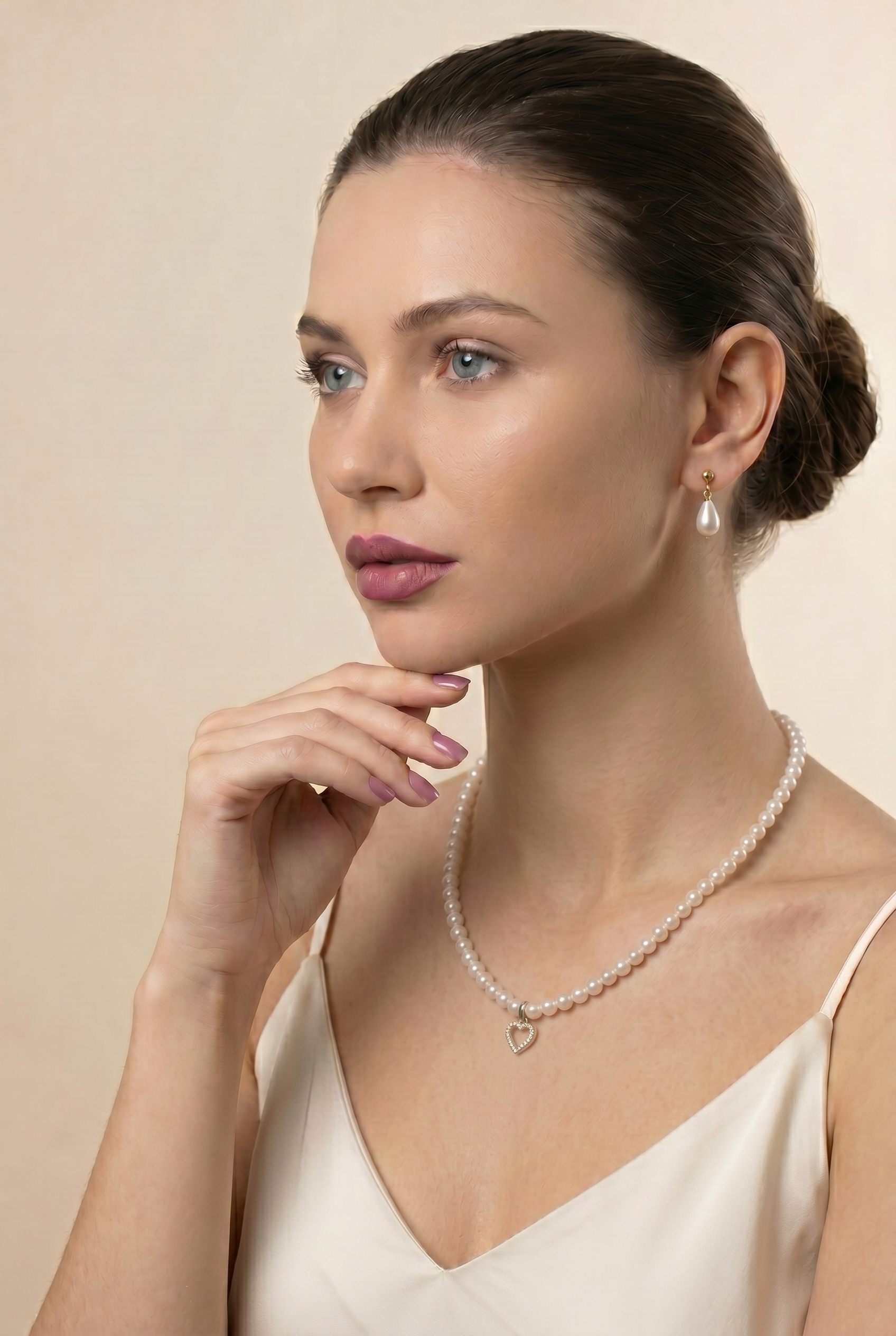 colier perle naturale albe inima aur 14k detaliu - lumin heart - royal pearls