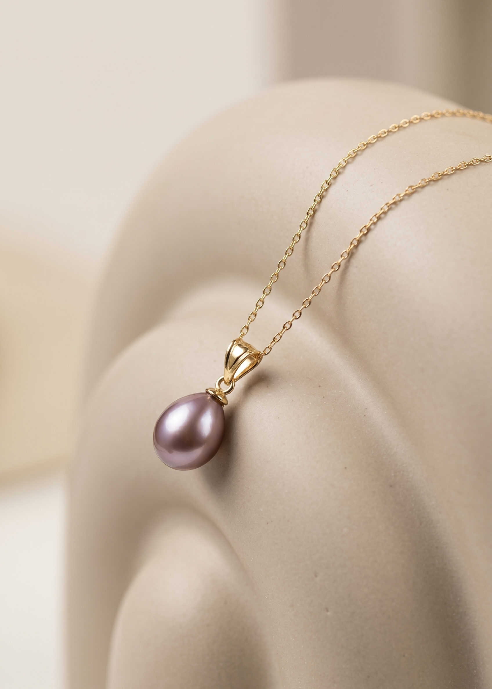 Pandantiv Aur 14K cu Perlă Naturală Mov Lacrimă 8-9mm — Nova detaliu - pandantiv perla naturala aur 14K - Royal Pearls