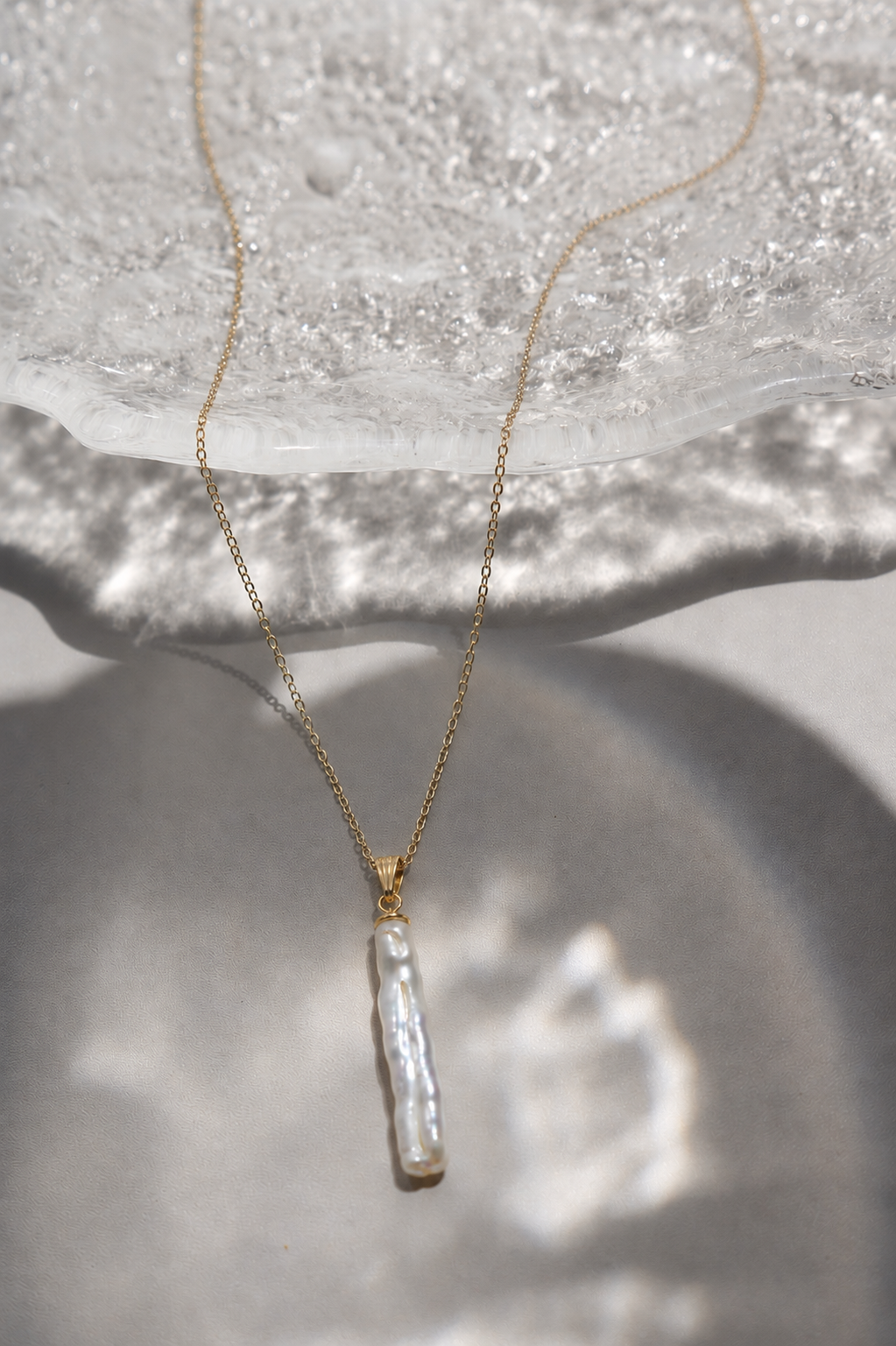 Pandantiv Aur 14K cu Perlă Naturală Albă Keshi — Noelle detaliu - pandantiv perla naturala aur 14K - Royal Pearls