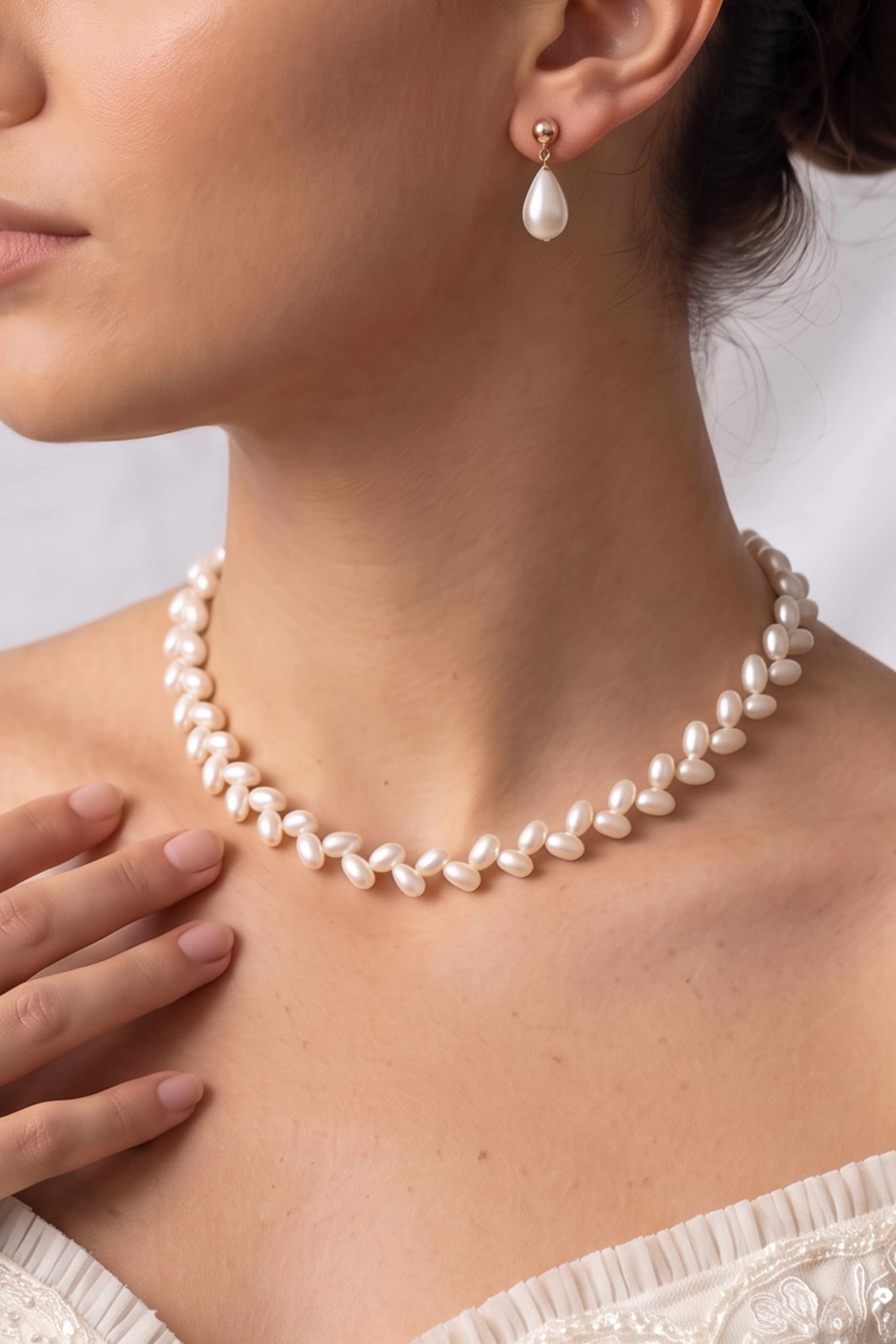 Colier Aur 14K cu Perle Naturale Albe Ovale AAA — Eternal - colier perle naturale aur 14K - Royal Pearls