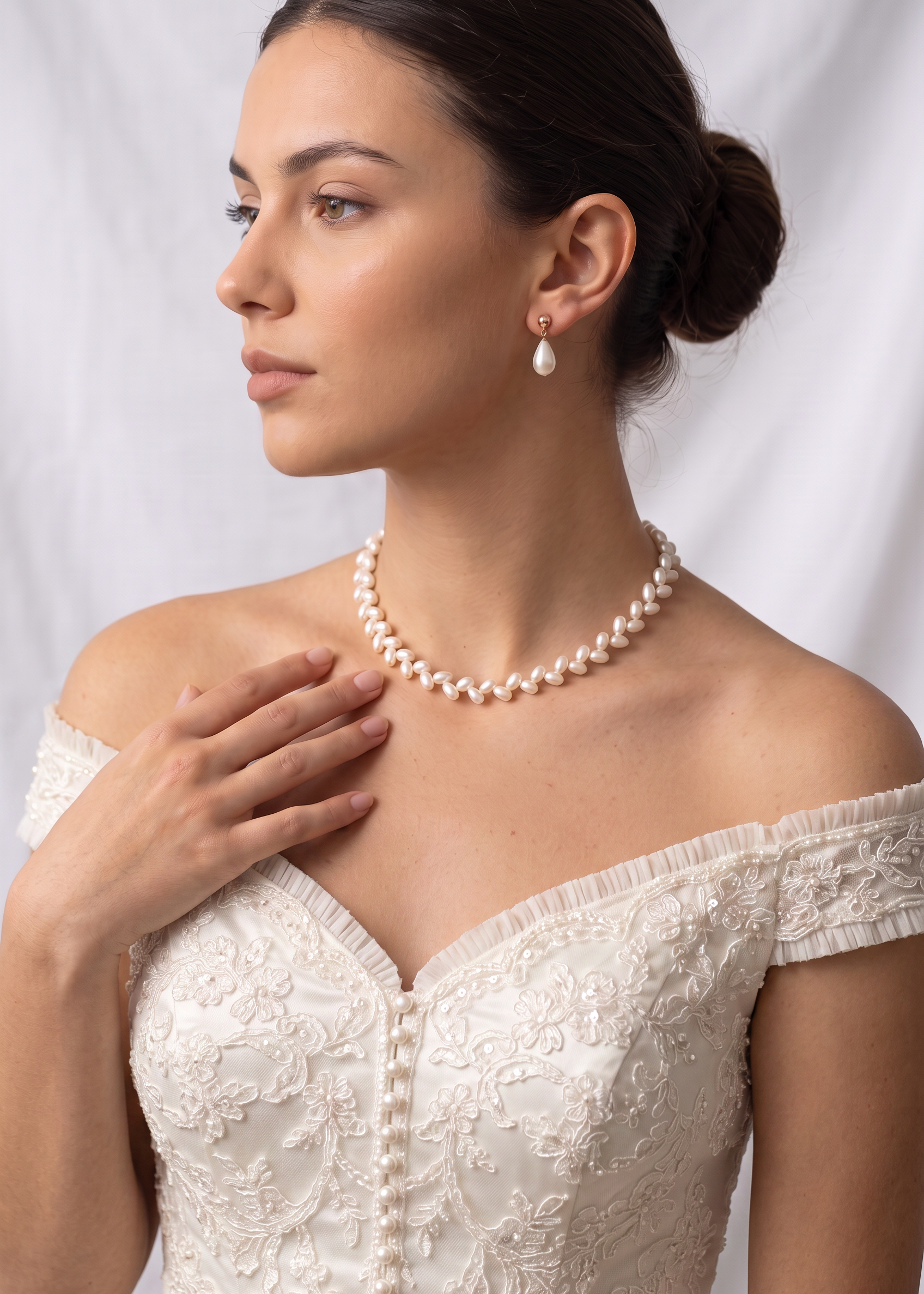 Colier Aur 14K cu Perle Naturale Albe Ovale AAA — Eternal detaliu - colier perle naturale aur 14K - Royal Pearls