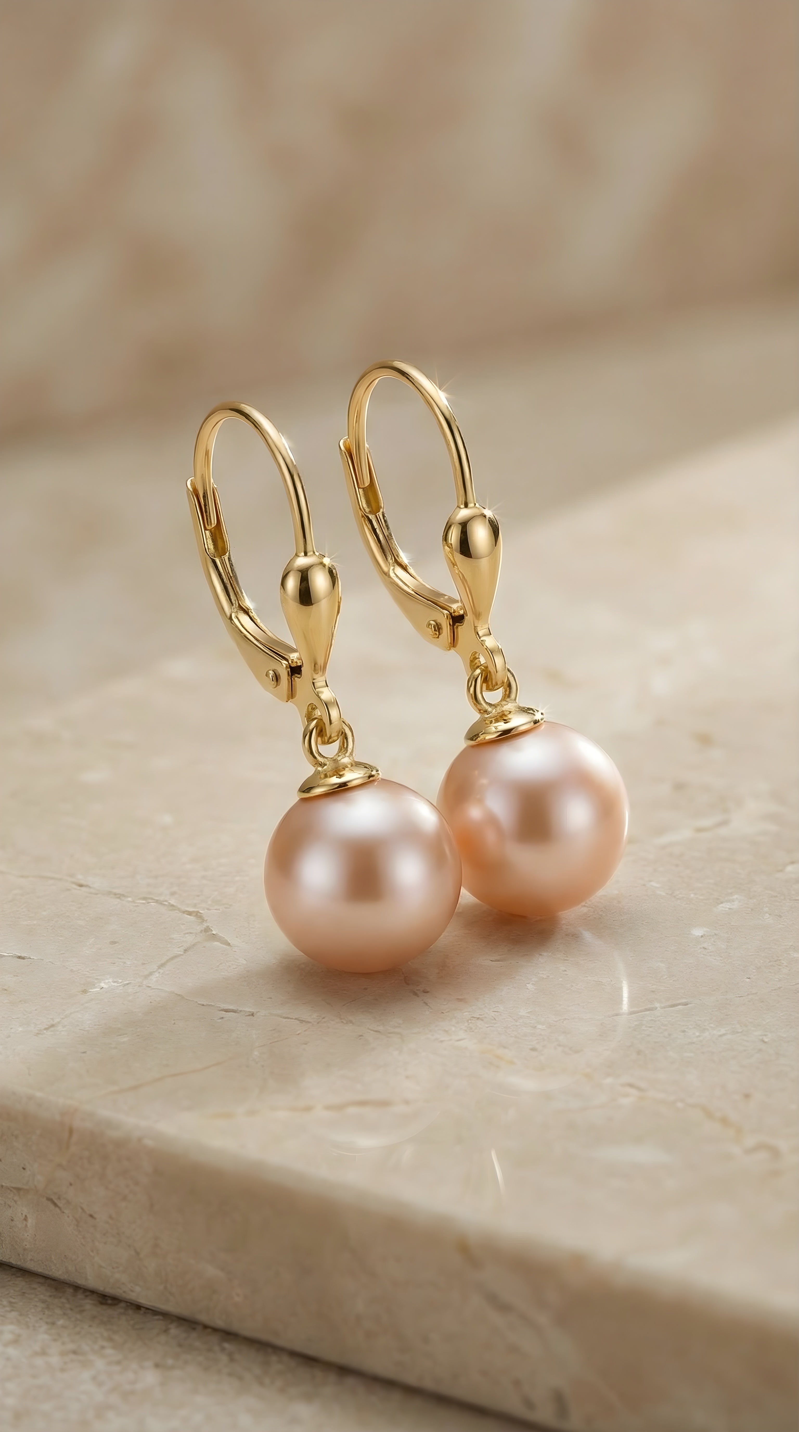Cercei cu sistem de închidere tip tortiță din aur 14K galben cu perlă roz