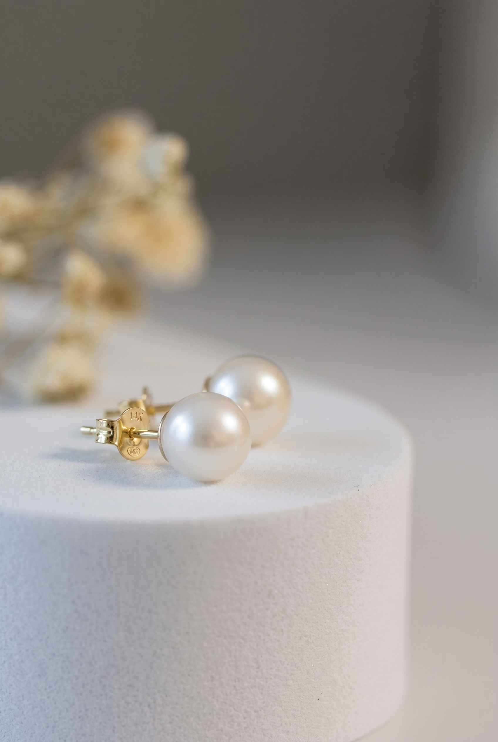 cercei stud perle naturale albe 8-9mm aur 14k prezentare - royal pearls