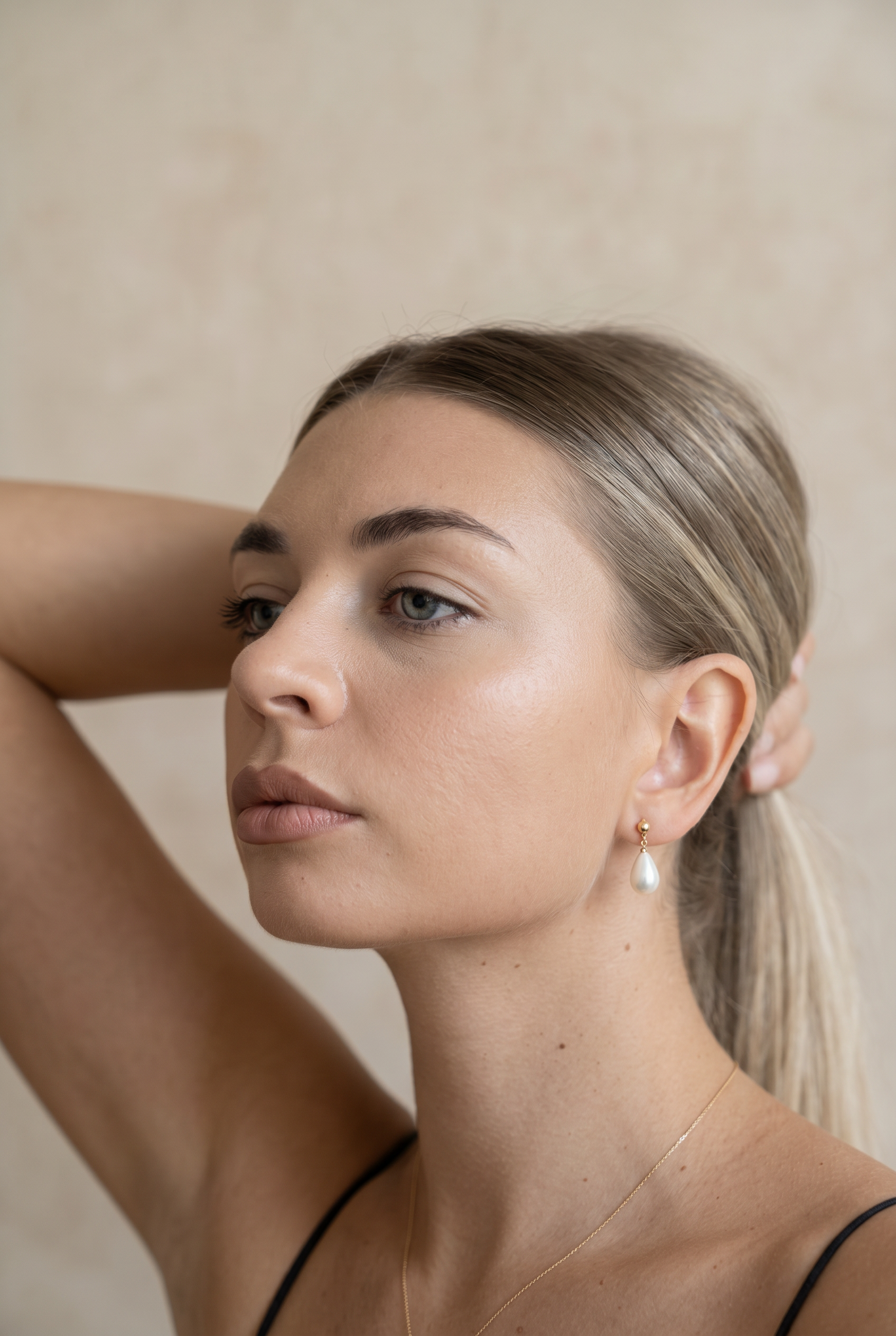 cercei perle naturale albe lacrima 8-9mm tija aur 14k lifestyle - lady di - royal pearls