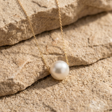 colier perle naturale albe rotunde 7-8mm aur 14k lifestyle - marie - royal pearls