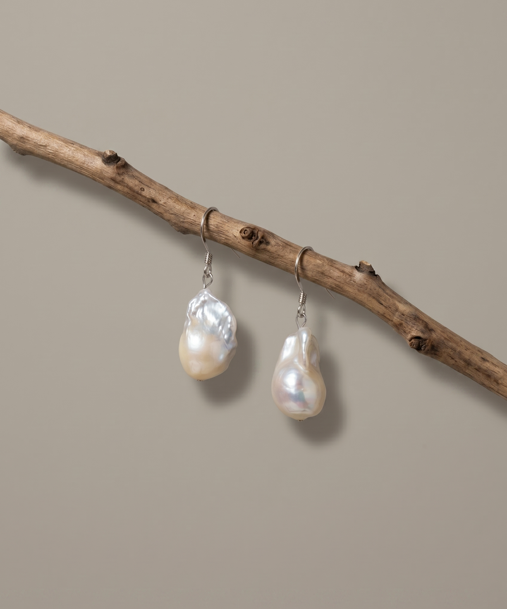 cercei perle baroc albe aur 14k - royal white - royal pearls