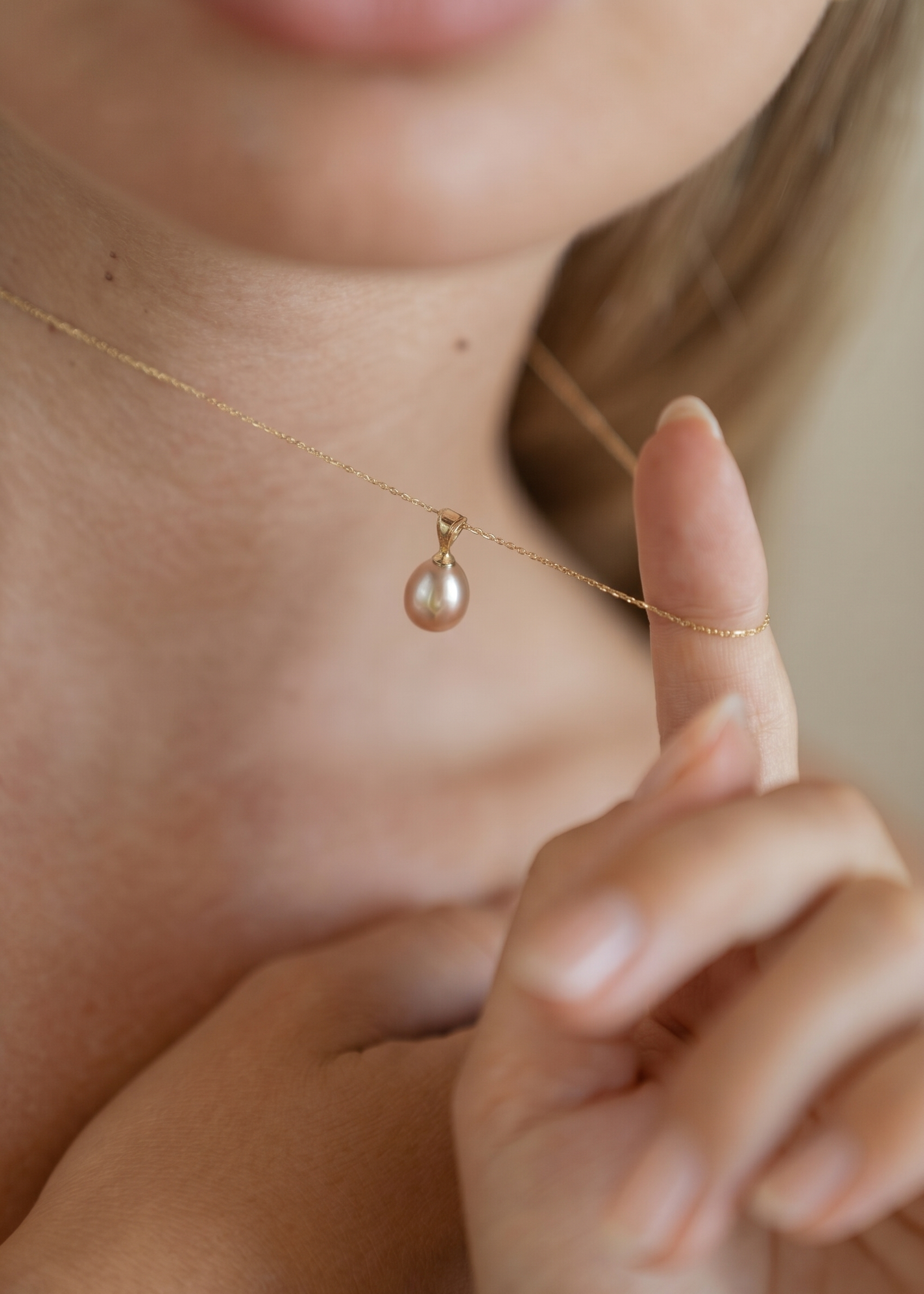 Colier Aur 14K cu Perlă Naturală Roz Lacrimă 8-9mm — Lira - colier perle naturale aur 14K - Royal Pearls