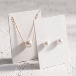 Set Perle Naturale Albe Aur 14K Marie – Perle Rotunde 7–8 mm unghi lateral - set bijuterii perle naturale aur 14K - Royal Pearls