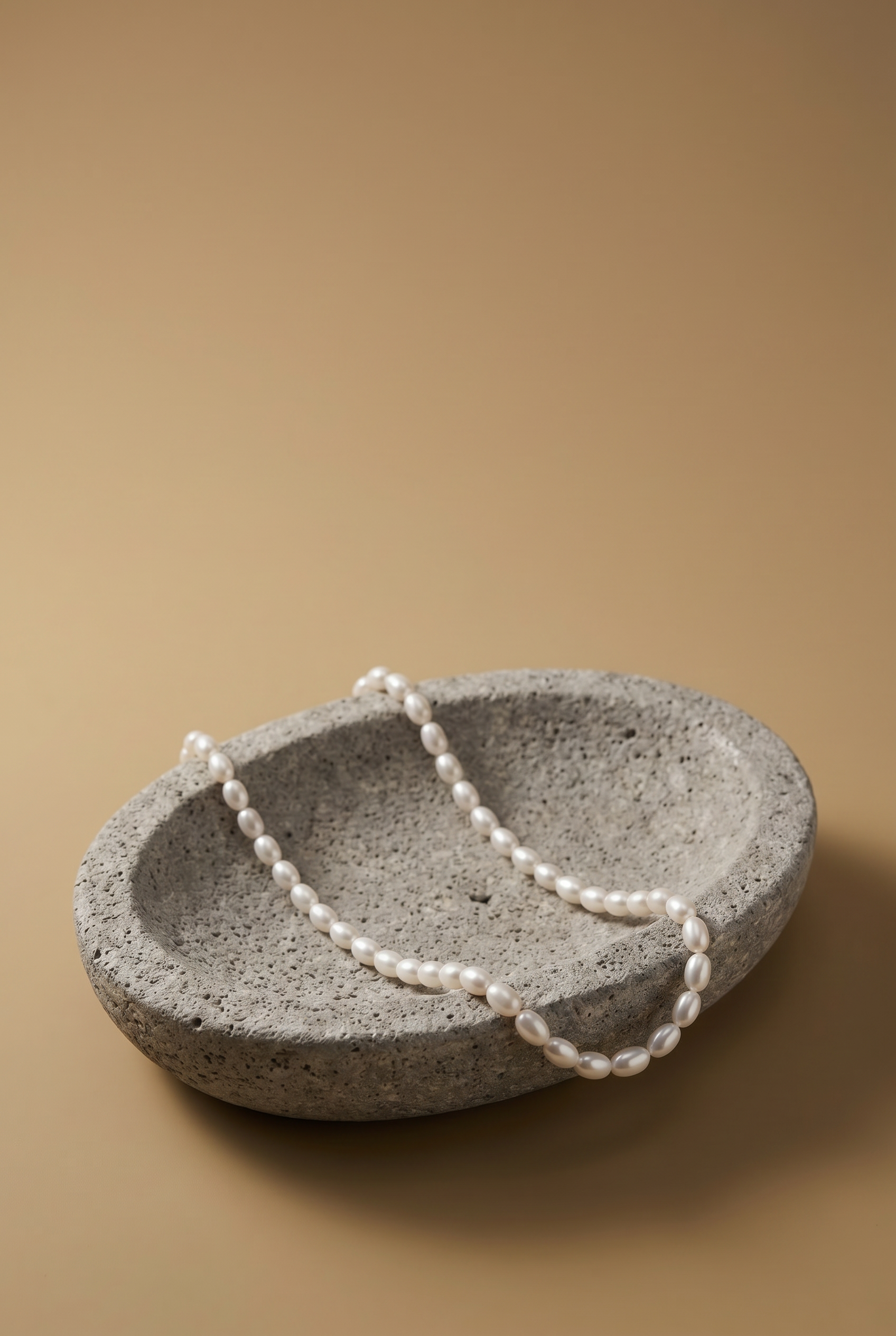 colier perle naturale albe ovale 5-6mm aur 14k lifestyle - luna - royal pearls