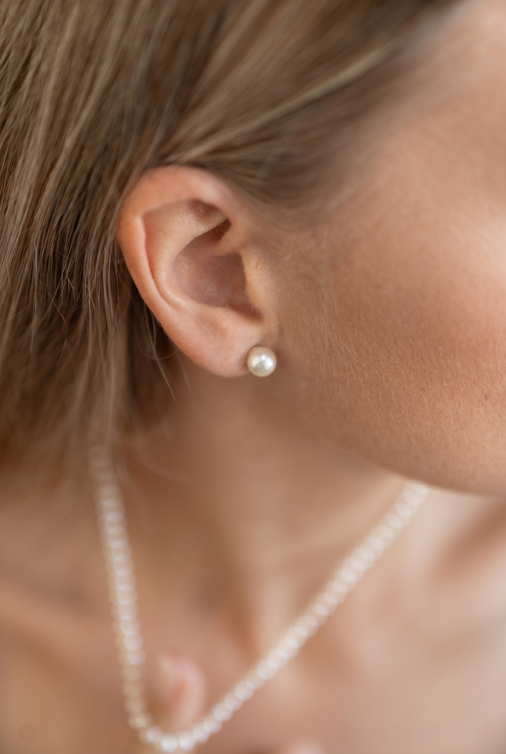cercei stud perle naturale champagne 7-8mm aur 14k prezentare - royal pearls
