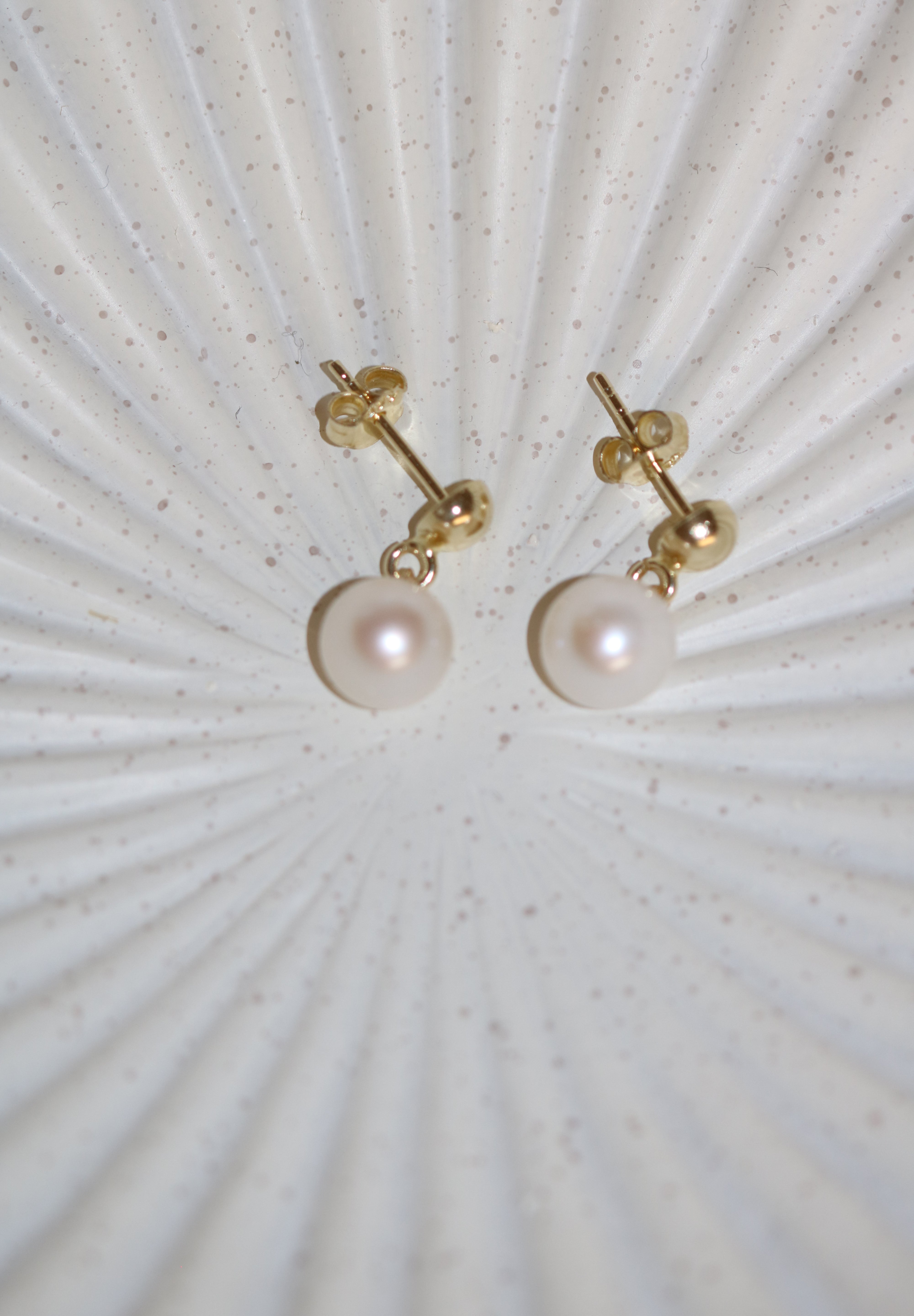 Bijuterii clasice cu perle naturale și aur 14K din colecția Timeless Classics Royal Pearls